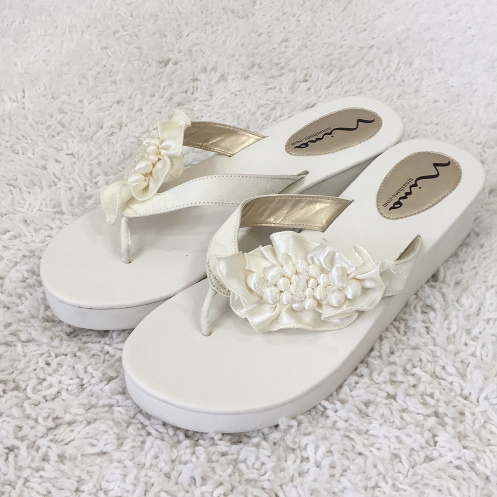 Nina Shoes Thong Sandals With Embellishments Sz 11